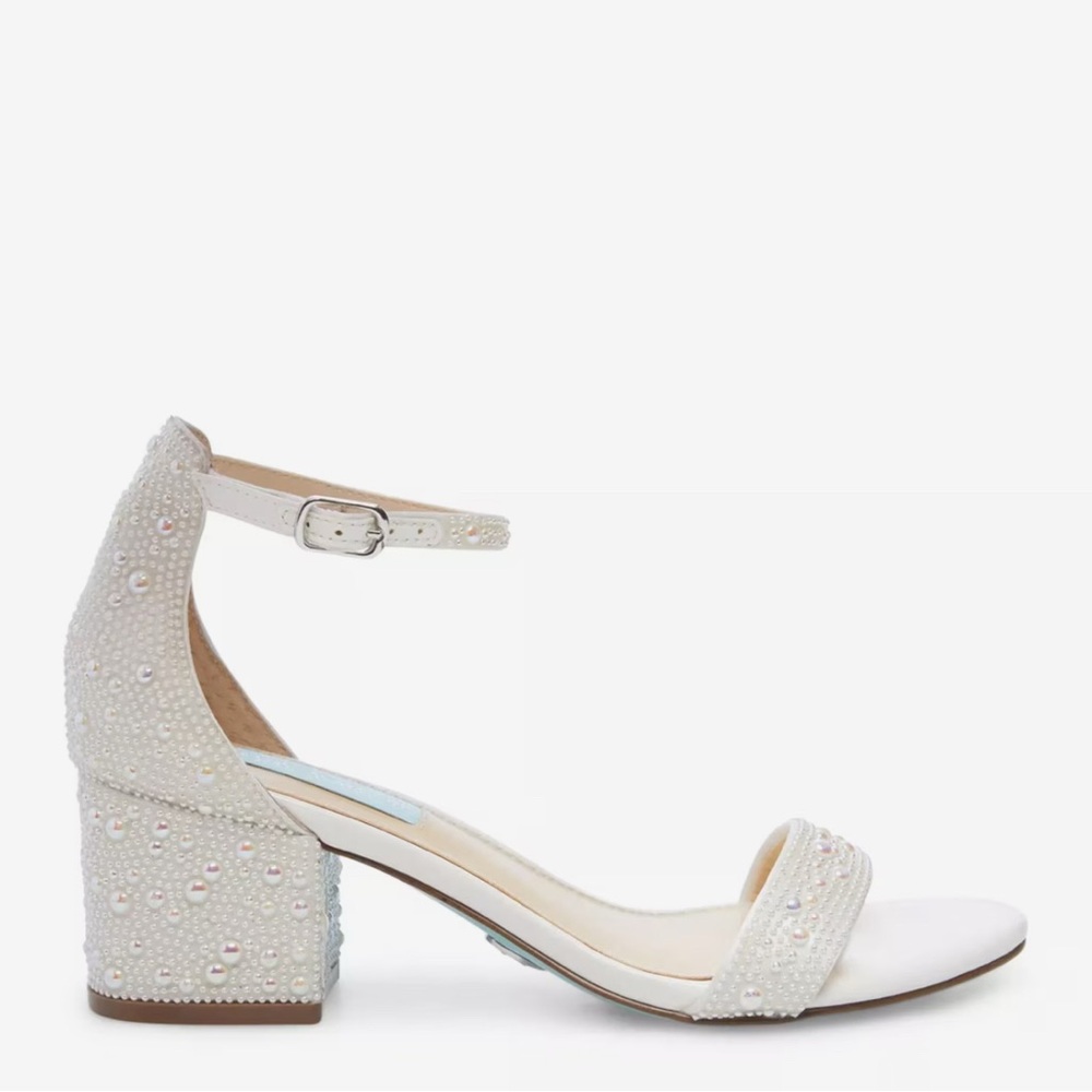 Betsey Johnson Silver Heels - Picture 4 of 6